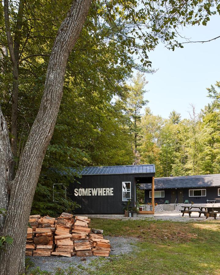 Somewhere Inn Calabogie Экстерьер фото
