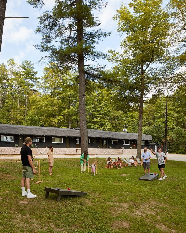 Somewhere Inn Calabogie Экстерьер фото